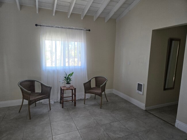Building Photo - 5819 Redondo Dr