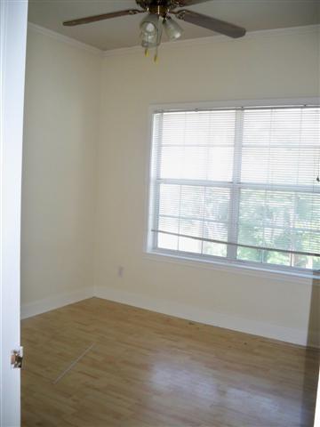 Building Photo - 2100 San Gabriel St