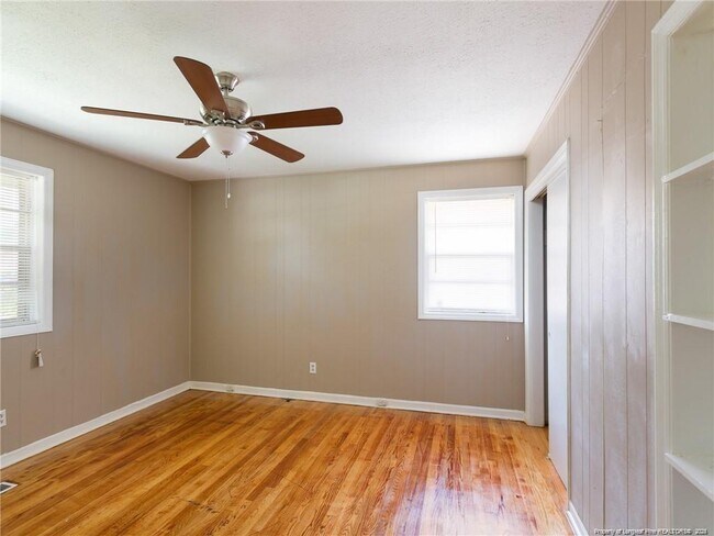 Building Photo - 1848 Gola Dr