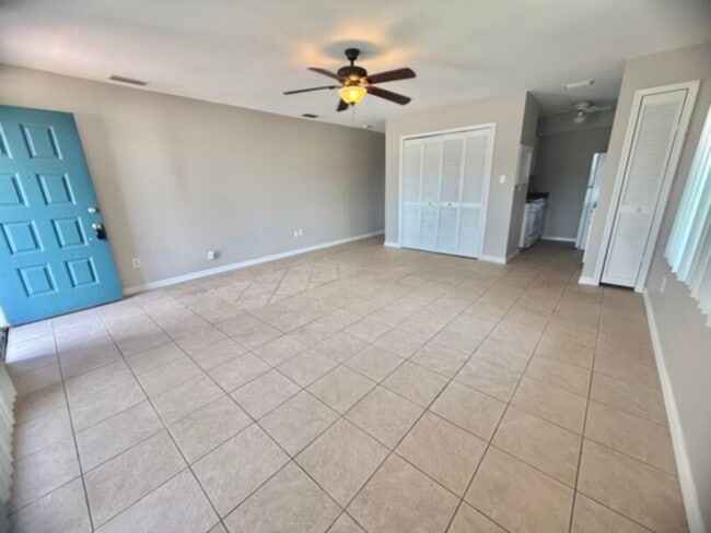 Building Photo - 1 bedroom 1 bath duplex- SW Cape -Water In...