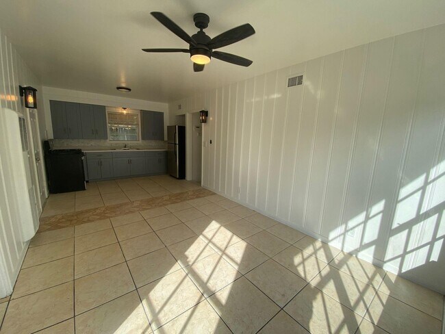 Foto del edificio - 3729 Lambert Ave