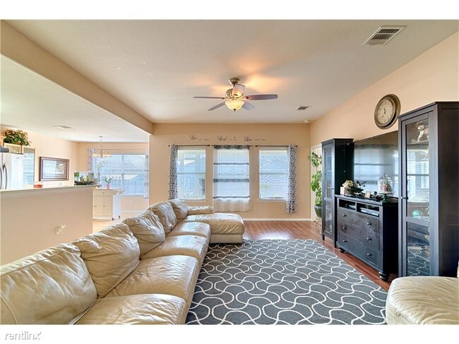 Building Photo - 1508 Uvalde Dr