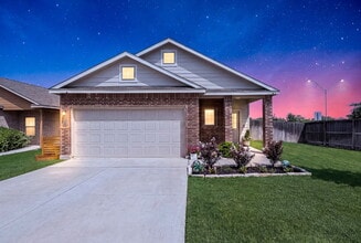 Building Photo - 5702 Cicada Cir
