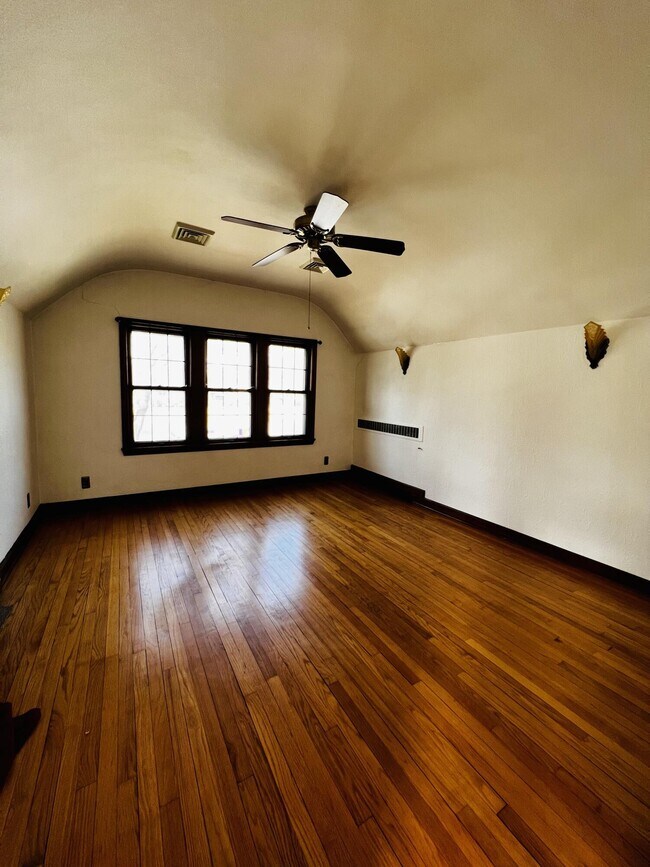 Building Photo - 3268 S Quincy Ave