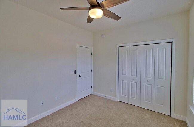 Foto del edificio - 805 Meloney Dr