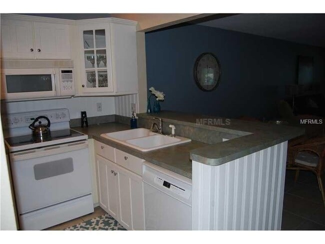 Foto del edificio - TREASURE ISLAND WATERFRONT CONDO