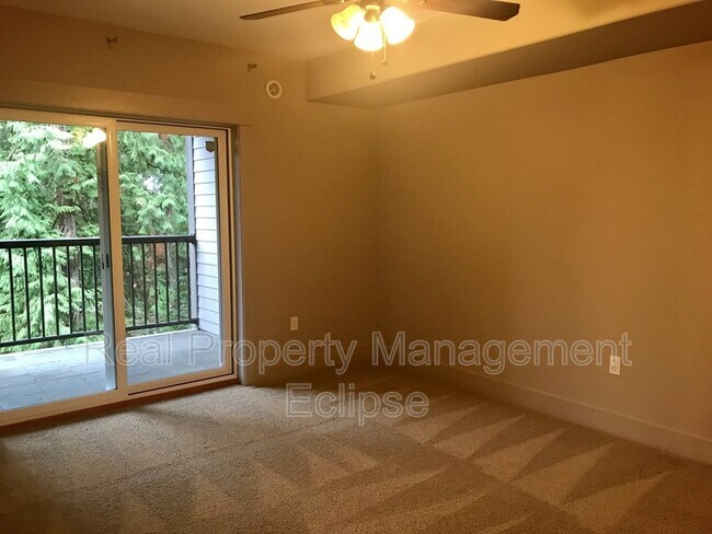 Foto del edificio - 18609 SE Newport Way