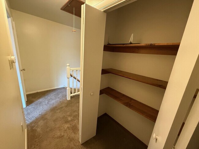 Foto del edificio - 2 Bedroom 1.5 Bathroom Townhouse