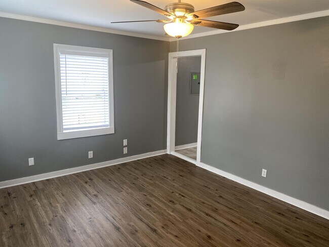 Foto del edificio - 3932 Brookmont Dr