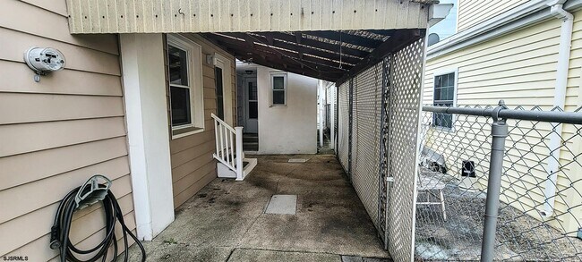 Foto del edificio - 568 N Trenton Ave