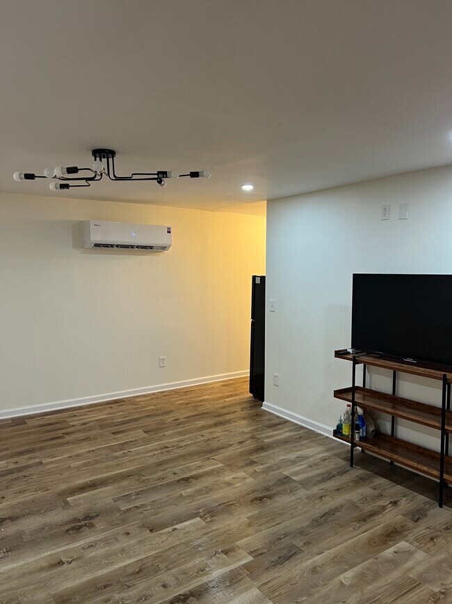 Foto del edificio - 2210 Shamrock Dr