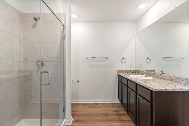 Building Photo - 15303 Telfaire Mdw