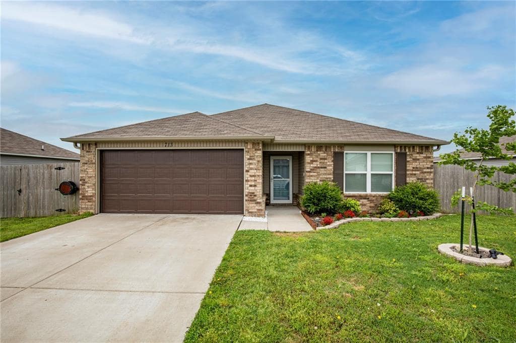Foto principal - 713 NW 67th Ave