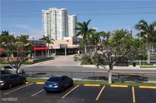 Building Photo - 2 br, 2 bath House - 1333 E Hallandale Bea...
