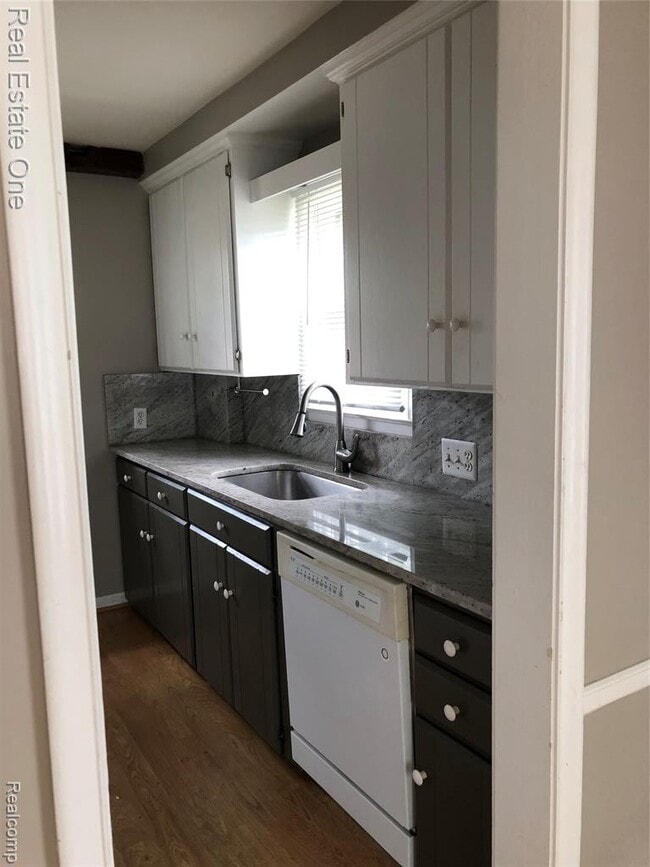 Building Photo - 1070 Lincoln Ct