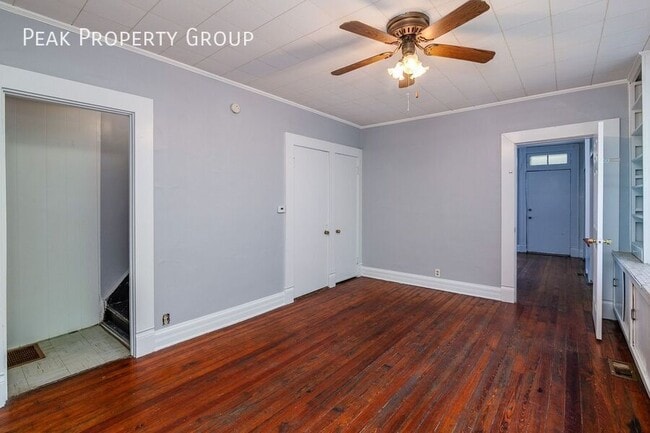 Building Photo - 522 Probasco St