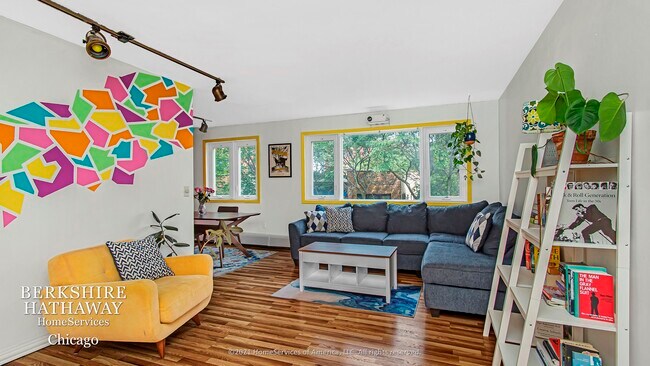 Foto del edificio - 426 W Barry Avenue