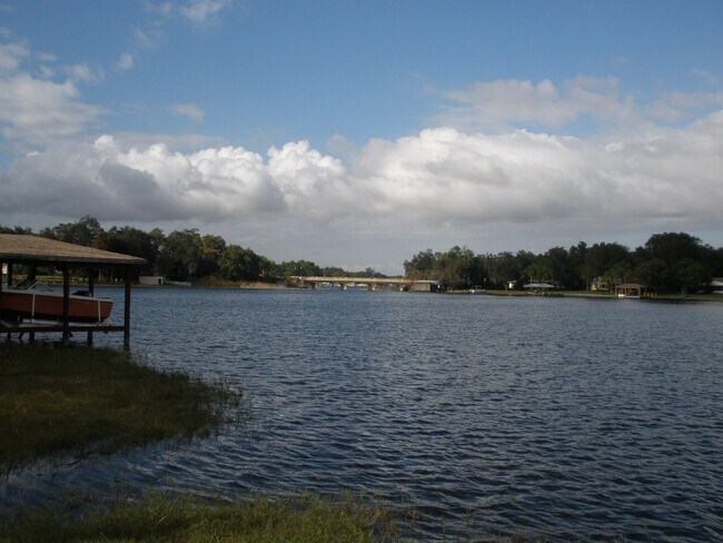 Building Photo - Lake Conway! Lakefront 3/2 W/Over 1950 Sq ...