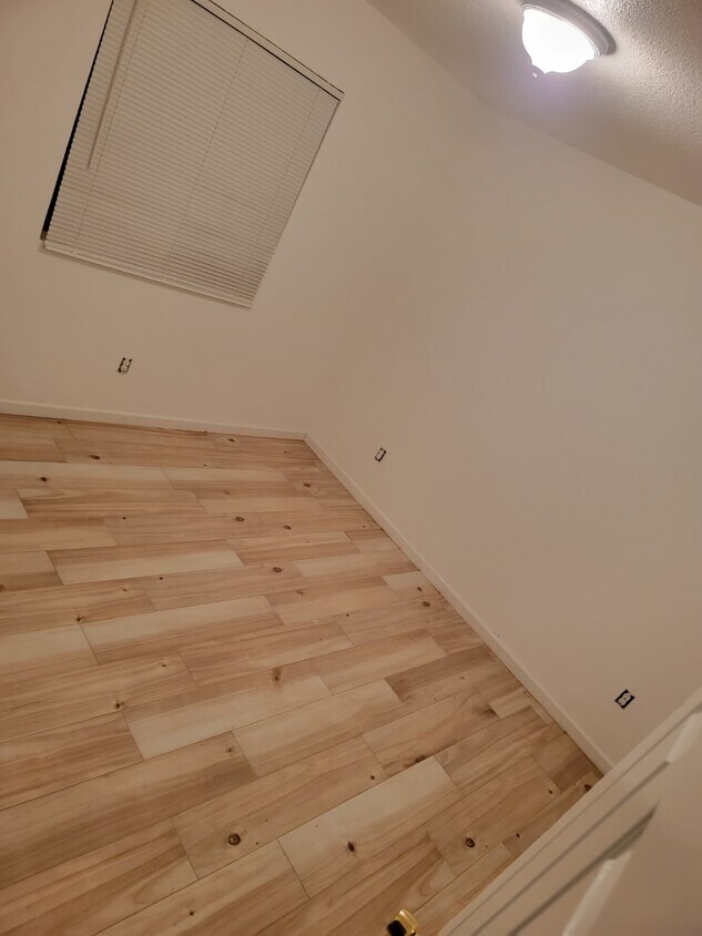 Primary Photo - 2026 Hackett Rd