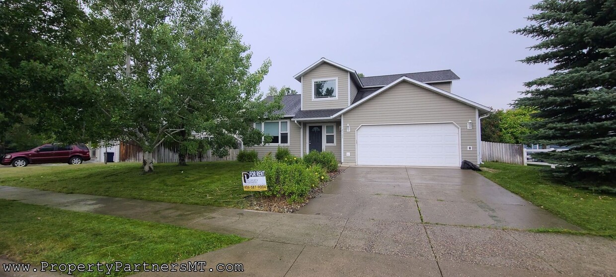 Foto principal - Beautiful 3 Bed 2.5 bath house in a charmi...