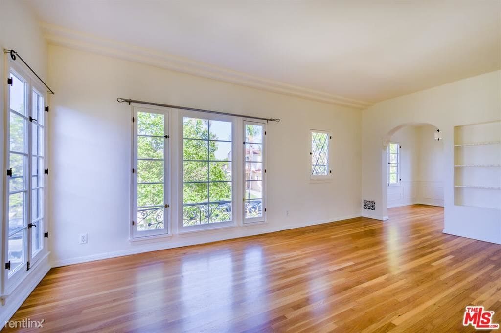 Primary Photo - 2 br, 1.5 bath Condo - 1607 Stearns Dr # Top