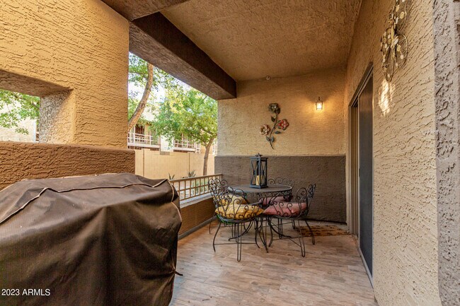 Foto del edificio - 10136 E Southern Ave