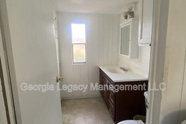 Foto del edificio - 211 Pine Valley Rd