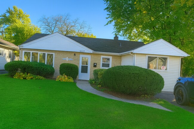 Foto del edificio - 3127 Woodworth Pl