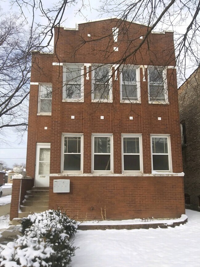 Frente del edificio - 1700 N Meade Ave
