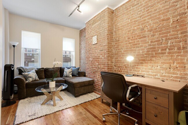 Building Photo - 719 Adams St