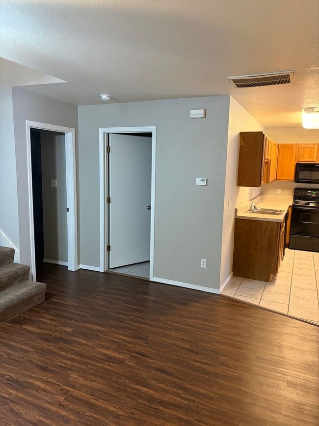 Building Photo - 1125 Grinnel Cir