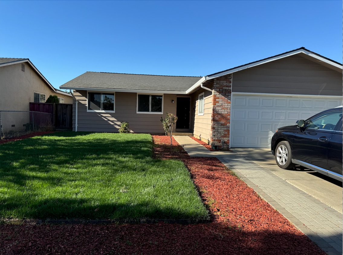Primary Photo - 2491 Alfred Way