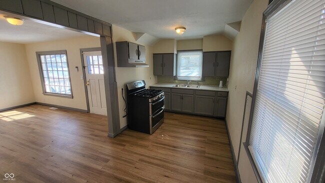 Foto del edificio - 1604 W 11th St