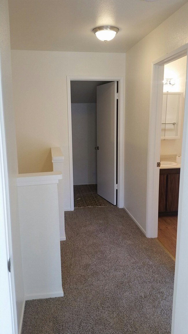 201 Rio Vista Dr, King City, CA 93930 Townhouse for Rent in King City