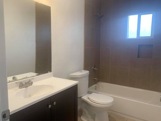 Foto del edificio - 1125 N Plata Cir