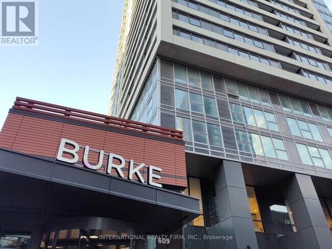 Building Photo - 609 Sherbourne St