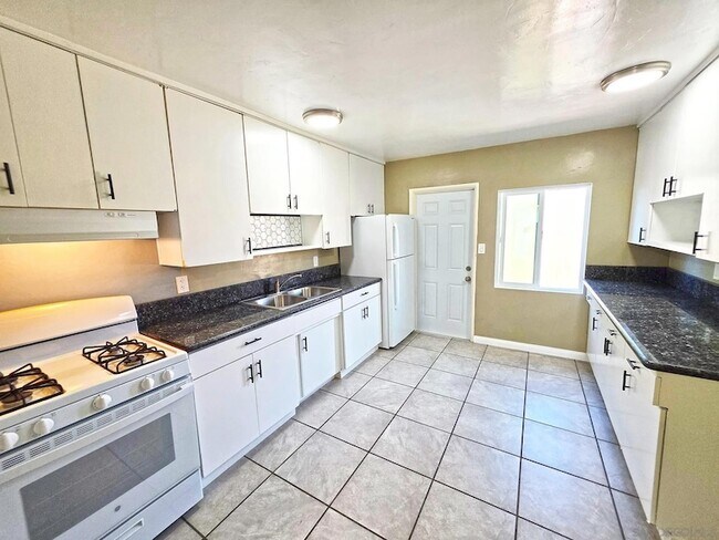 Foto del edificio - 4942 Jumano Ave