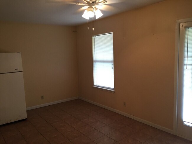 Foto del edificio - 2 Bedroom Duplex in SE San Antonio - PECAN VALLEY