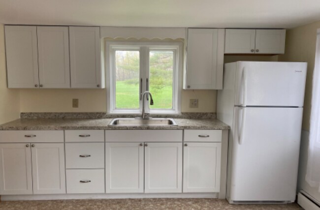 Foto del edificio - 469 River Rd