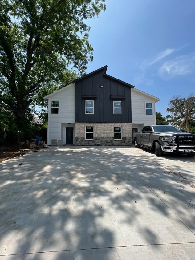 Primary Photo - 3609 Cleveland St