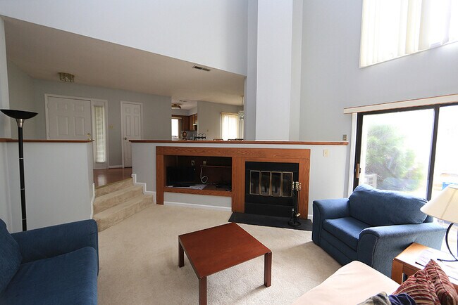 Building Photo - 4320 Beechnut Ln