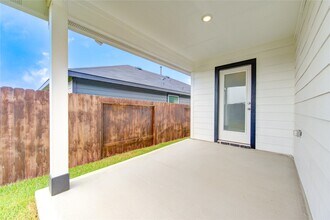 Building Photo - 40650 Balsam Run Ln