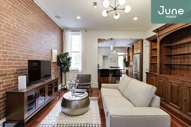 Building Photo - Full room in 4-bed/3.0-bath Home