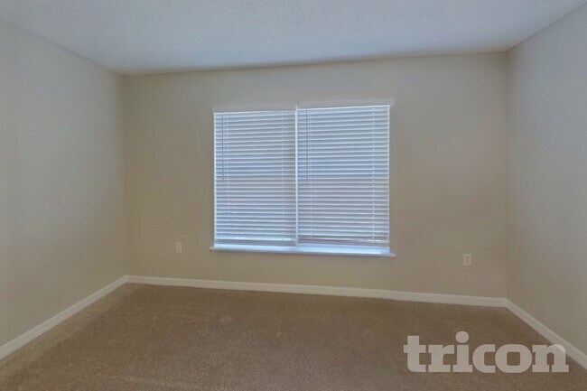 Building Photo - 1730 Sunset Ridge Dr