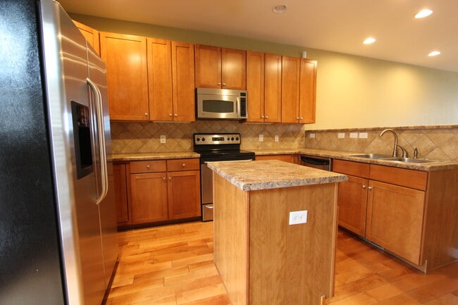 Kitchen - 811 Weber Ridge Point