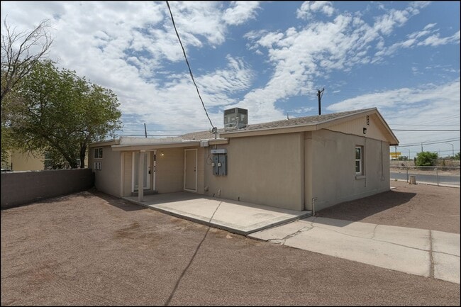 Foto del edificio - Available now!