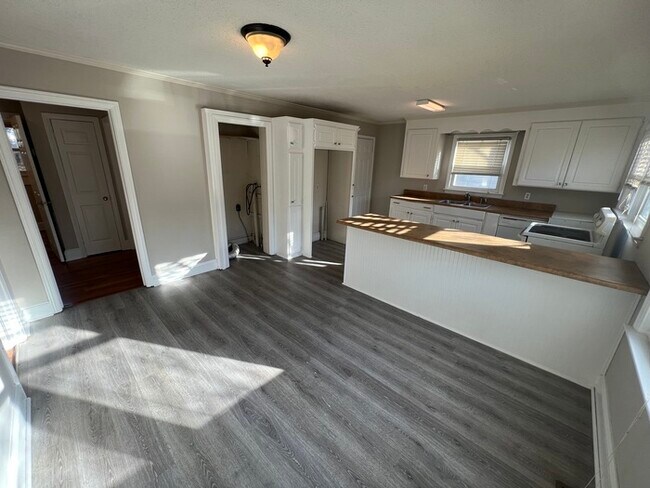 Building Photo - 210 Belmarc Dr