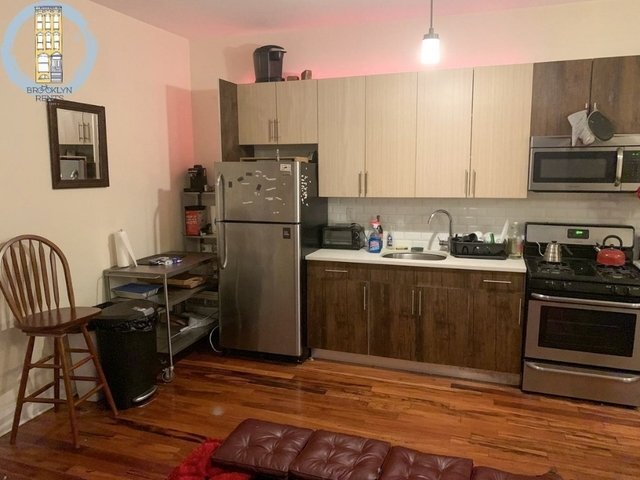 Primary Photo - 1181 Putnam Ave