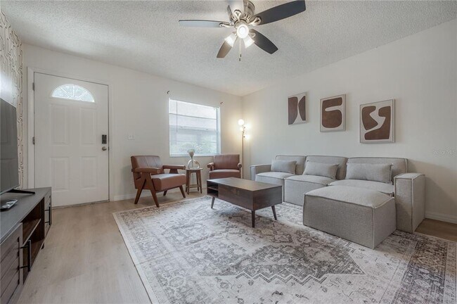 Building Photo - 6908 S MacDill Ave