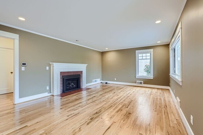 Building Photo - Magnolia Home